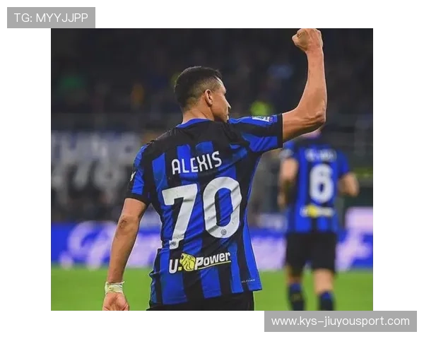 国米桑切斯艺术般挑射亮眼 国米桑切斯艺术般挑射亮眼